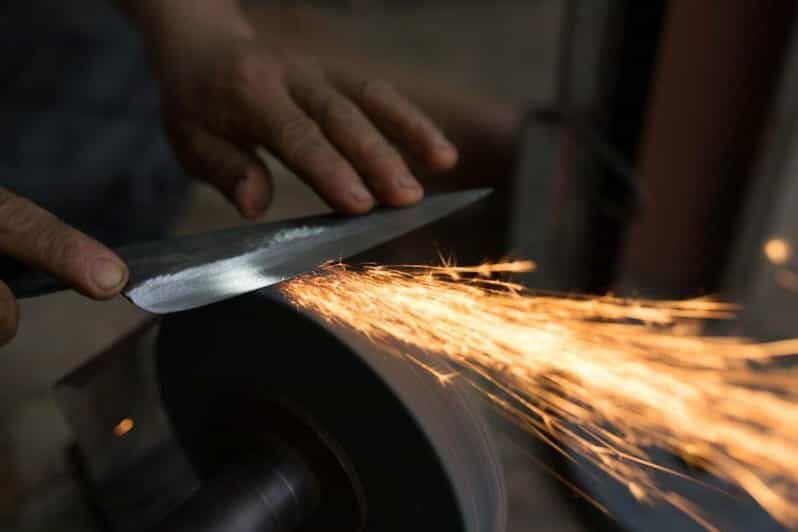 Ha Noi: Traditional Knife Making in Blacksmith Village - Your 2.5-hour knife course: what you actually do step by step