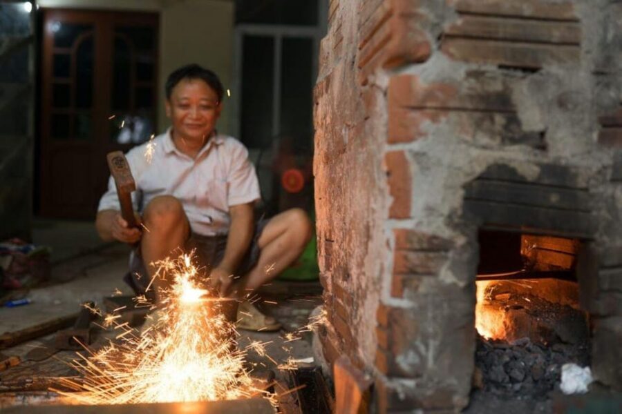 Ha Noi: Traditional Knife Making in Blacksmith Village - Who this knife-making class is best for
