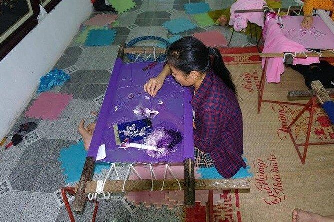 Ha Noi: Van Phuc Silk Weaving Half-day Tour - Stop 2: Meet artisans and see more detailed stages