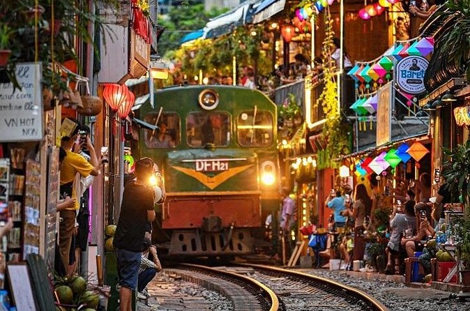 Half City Tour in Ha Noi - Hanoi Train Street: The 25-Minute Reality Check on Railway Street