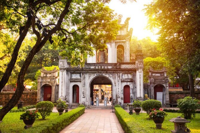 Half City Tour in Ha Noi - Tran Quoc Pagoda by West Lake: Buddhist Calm in a Busy City