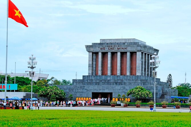 Half City Tour in Ha Noi - Ho Chi Minh Mausoleum: A National Monument in the Center of Hanoi