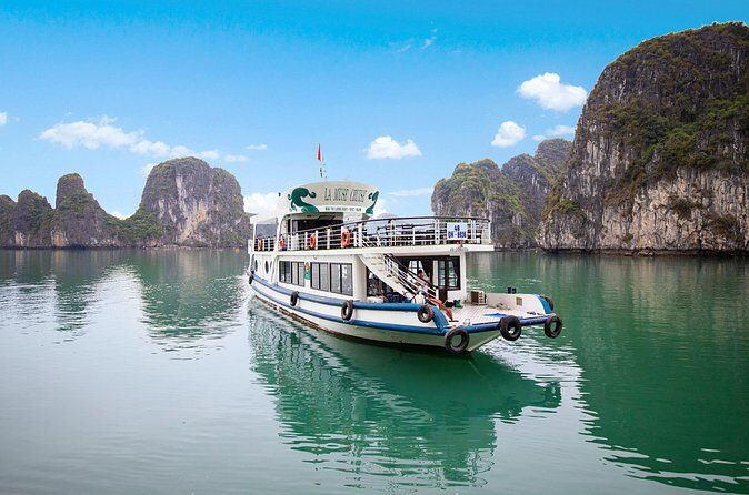Half Day Explore Bai Tu Long Bay With Lunch, Cave and Kayaking - Afternoon cruising back: Dragon’s Head, Toad islets, then home