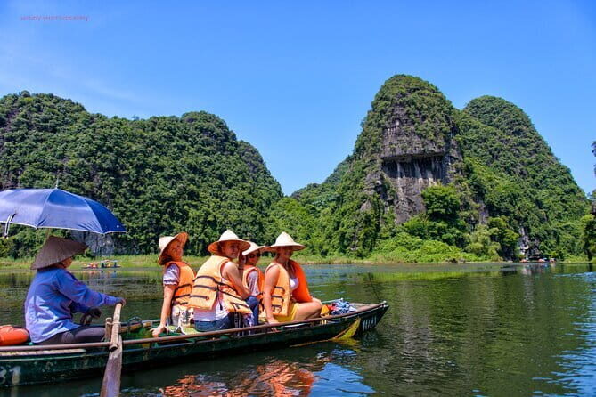 Half-Day Ha Noi City Sightseeing Private Tour With Student - Old Quarter Wandering: Small Streets, Big Signposts