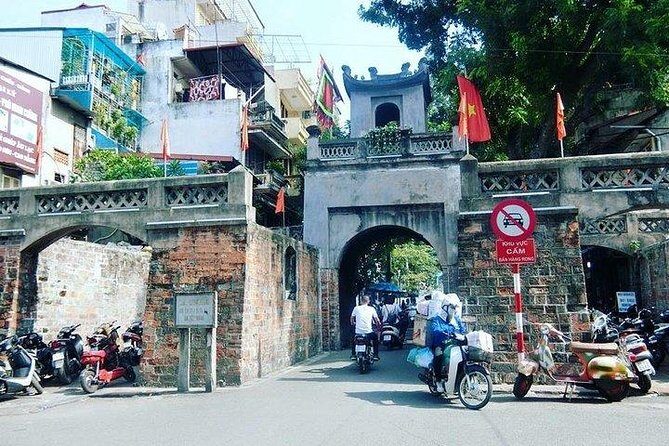 Half-day Ha Noi's Hidden Gems And Historic Sites - Cycling the Old Quarter: What a Cyclo Ride Teaches You
