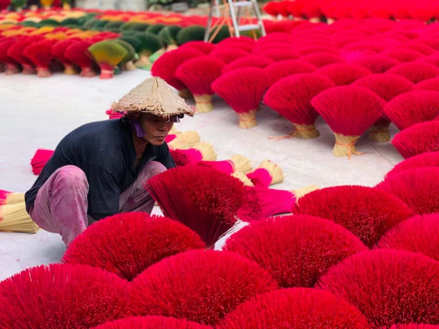 Half Day trip to Incense & Hat Villages with Train Street - Chuong Conical Hat Village: 300-year making in a single hour