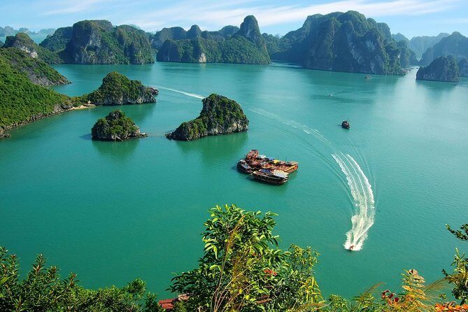 Halong 2 days 1 night with Cozy Classic Cruise from Hanoi - Hanoi to Tuan Chau: an early start that actually works