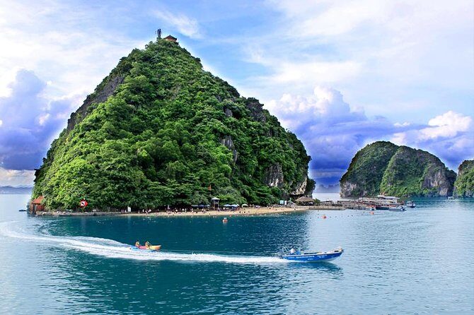 Halong 6 hours boat tour from Hanoi All Inclusive - Boarding the boat: sundeck loungers and lunch that actually fills you