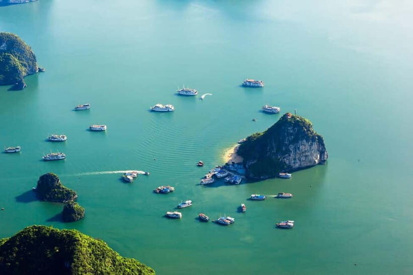 Halong 6 Hours Cruise: Kayak, Cave, Lunch, Beach & Island - Luon Cave by kayak or bamboo boat: your calm-water moment
