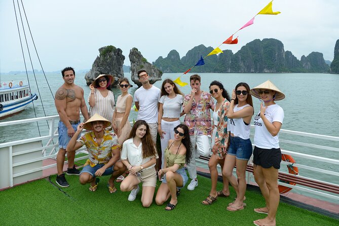 Halong Bay 6 Hours Cruise with Buffet, Sung Sot, Luon Cave, Titop - Lunch on Board: Buffet, Seafood, and a Real Value Check