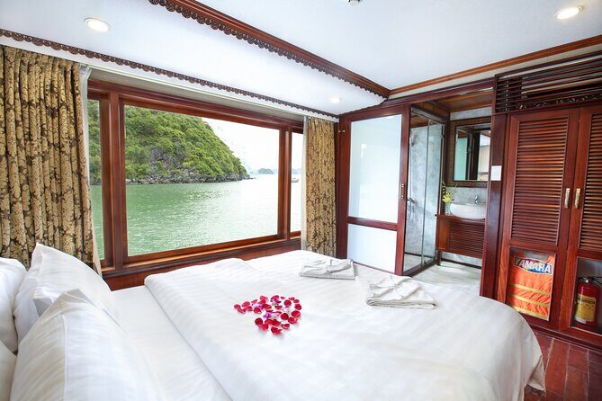 Halong Bay Cruise 3D2N - Kayaking Explorer & Round-trip transfer from Hanoi - Hanoi to Ha Long Bay: the 3.5-hour transfer that sets the tone