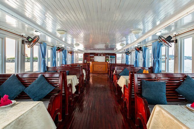 Halong Bay Cruise Day Trip: Titop island, Surprise cave, Swimming, Kayaking - Cruising past islets and fishing villages: the scenery that frames the day