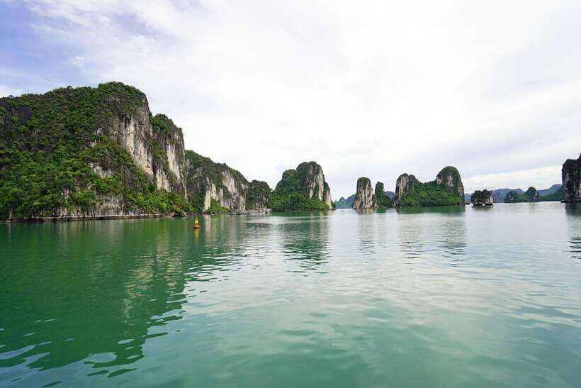 Halong Bay Cruise with Lunch - Floating-village context and famous formation names: why it’s more than just sightseeing