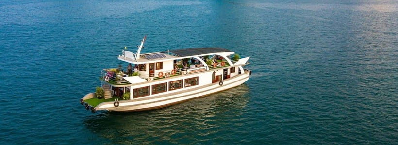Halong Bay Cruise with Lunch - Getting on board at Tuan Châu: what to expect before you even sail