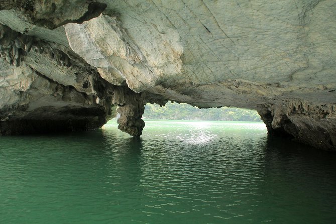 Halong Bay Day Tour: 4 hour cruising, caving, kayaking & lunch - Kayaking and bamboo-boat time: the part you’ll remember
