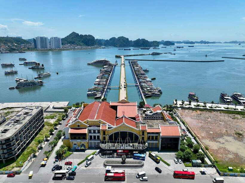 Halong bay day tour: Best seller IRIS CRUISE with live band - Key highlights I’d plan around