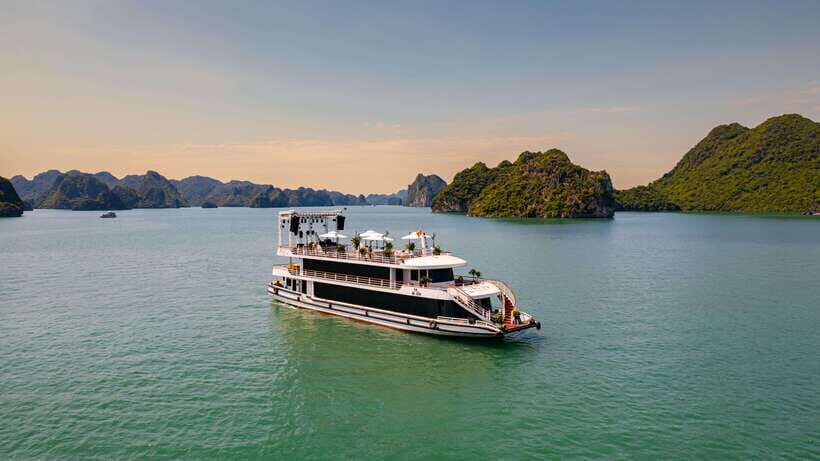 Halong bay day tour: Best seller IRIS CRUISE with live band - Price and logistics (where the “deal” really shows up)