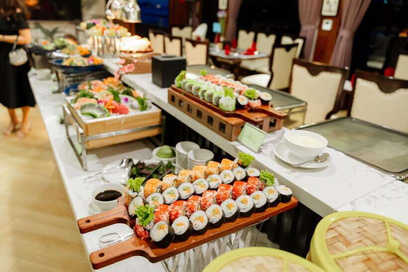 Halong bay day tour: Best seller IRIS CRUISE with live band - Meals onboard: premium seafood buffet and sunset canapés