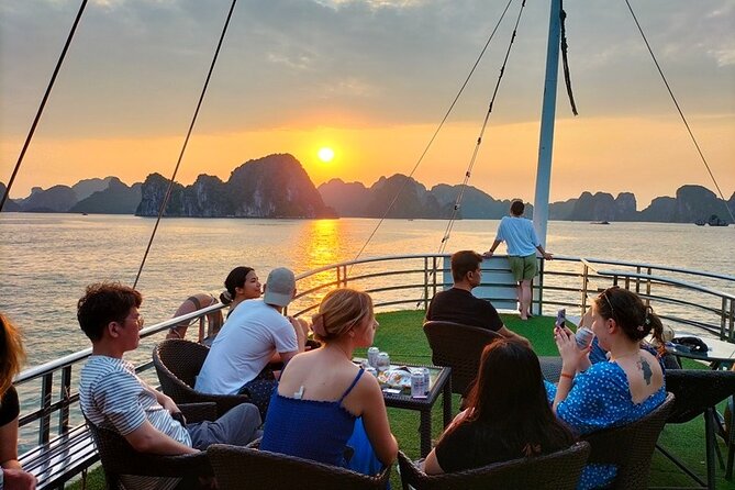 Halong Bay Day Trip 6hour: Buffet Lunch,Limousine bus,small group - What to bring (and what to wear) so the day feels easy