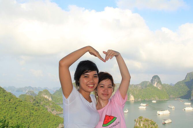 Halong bay Full Day Cruise trip: kayaking, surprise cave, titop island, lunch - From Hanoi pickup to boat day: the timing you should expect
