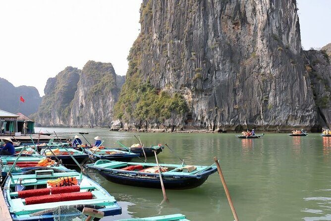 Halong Bay Full-Day Cruise with Kayaking from Hanoi - Sung Sot Cave: the bay’s big grotto stop