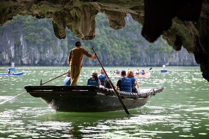 Halong Bay Full Day With Cave, Kayaking And Swimming - Hang Luon Cave: kayaking or bamboo boat in the emerald water zone