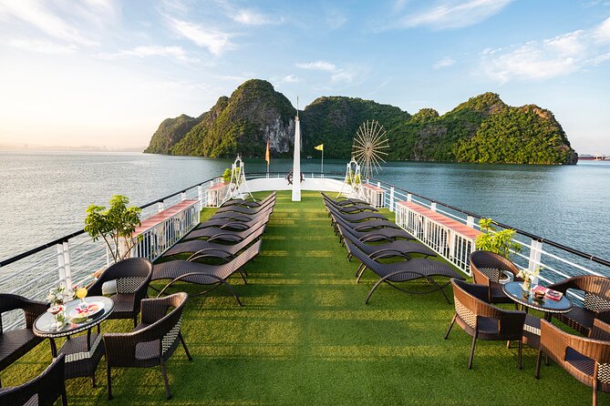 Halong bay Luxury Cruise Day Trip: Buffet lunch & Limousine bus - On board: traditional junk comfort and what “5 hours on the water” feels like