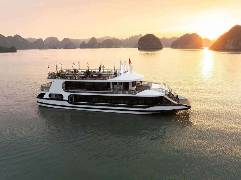 Halong Bay Luxury Cruise: Kayak&Swim,Cave, Party BEST SELLER - Sung Sot Cave: the stalagmites-and-stalactites stop you’ll remember