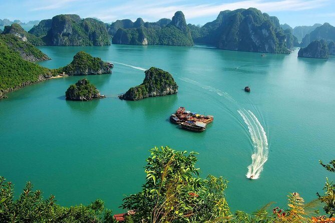 Halong Bay Luxury Cruise one day Tours - From Hanoi Pickup to Tuan Chau: How the day starts smoothly