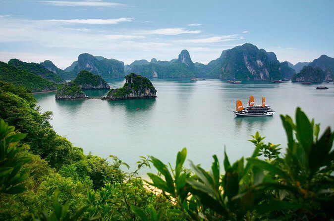 Halong Bay Luxury Cruise one day Tours - Titov Island and the climb: When the views are worth the stairs