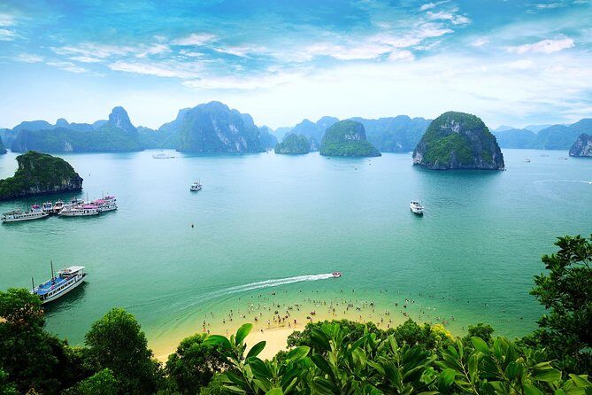 Halong Bay Luxury Cruise one day Tours - Tuan Chau Harbor to the cruise route: The 5-hour boat time that makes it worth it