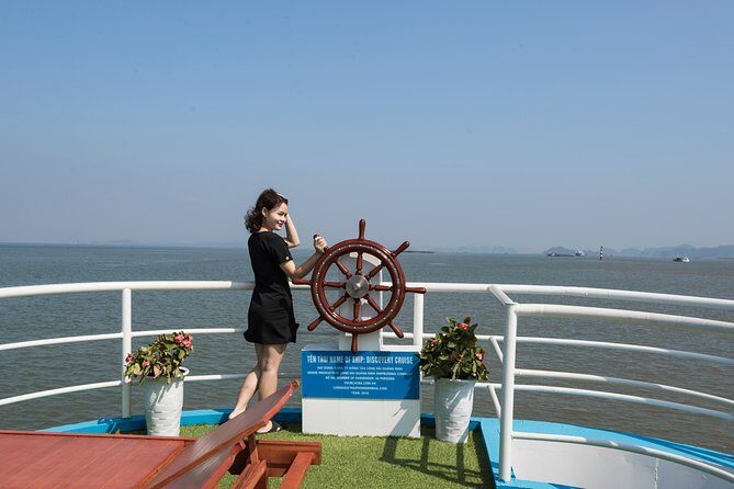 Halong Bay Luxury Day Trip (8Hours) - Welcome Aboard at 9:45: Discovery Cruise and the 8-Hour Water Plan