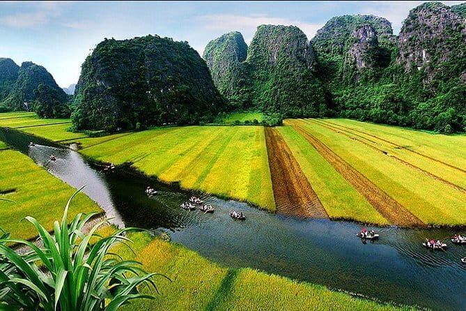 Halong Bay Shore Excursion 6 Hour Private Cruise from Cruise Port - Lunch on board: included value, but manage expectations
