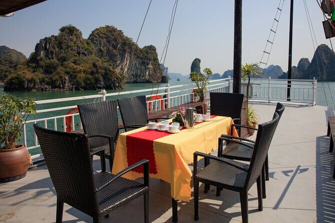 Halong day tour 4 hours Cruise from Hanoi city - Cruising Halong Bay for Three Hours: What to Watch For