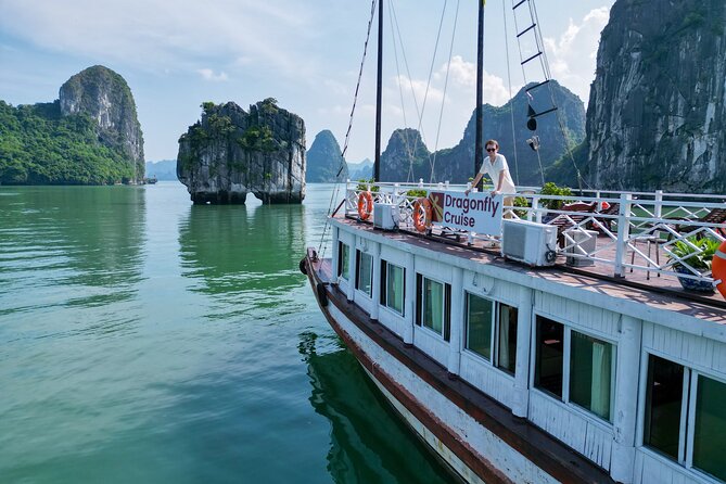 Halong Islands, Caves, Kayak, Lunch Day Tour w Dragonfly Cruise - Ba Hang village and the 45-minute water activity