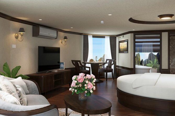 Halong Luxury Cruise 2D/1N: Kayaking, swimming, Surprise cave, Titop island - Night onboard: cabins, ventilation, and why staff names keep coming up