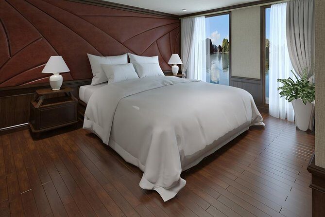 Halong Luxury Cruise 2D/1N: Kayaking, Swimming, Titop island, meals, best prices - Cabins and comfort: what luxury actually means here