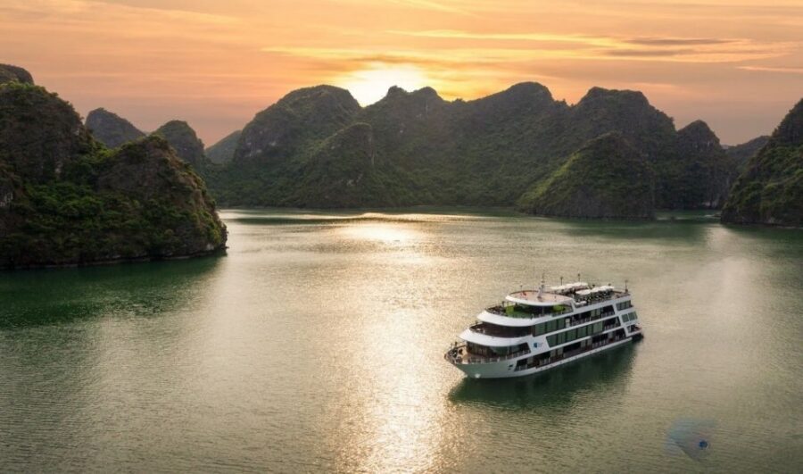 Hanoi: 3-Day Ha Long/Lan Ha Bay Cruise with Private Balcony - Day 1 from Hanoi to Ao Ech: limousine pickup, kayaking, and spring-roll cooking
