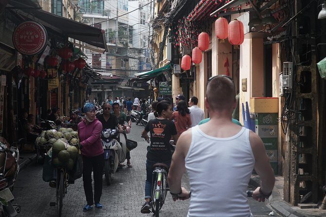 Hanoi Backstreet Bicycle Tour - Chua Tran Quoc pagoda and the sweet finish