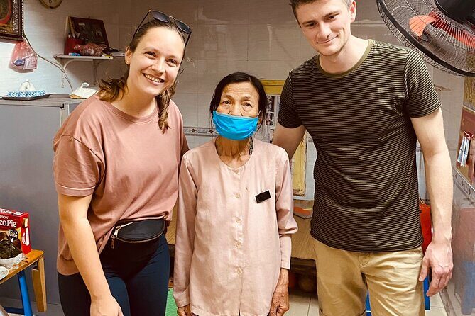 Hanoi Bike Tour with Food - Highlights & Local Life - Hoa Lo Prison: colonial history on the first stop