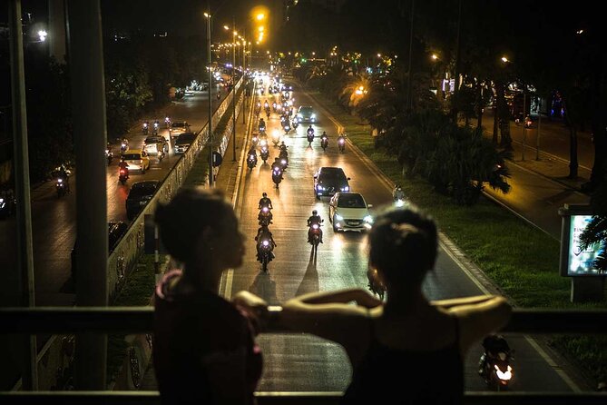 Hanoi by Night Photo Tour - Stop 1: Old City Gate Night Settings, Light Streams, and Traffic Panning