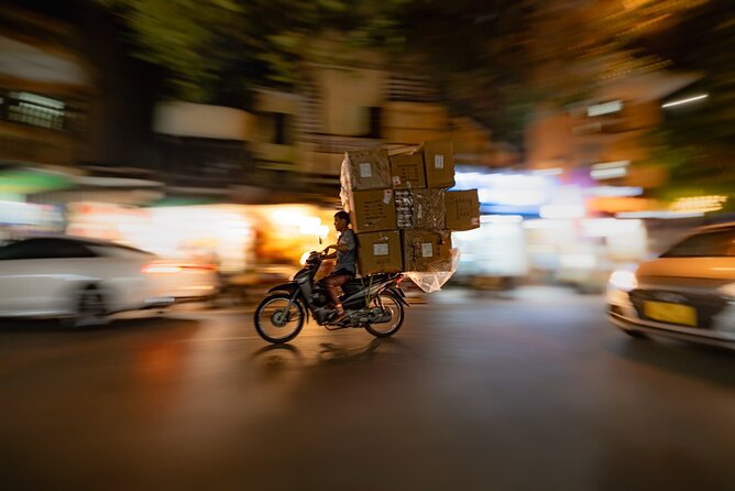 Hanoi by Night Photo Tour - Stop 2: Long Bien Market Inside for Worker Intimacy, Fish Action, and Tools