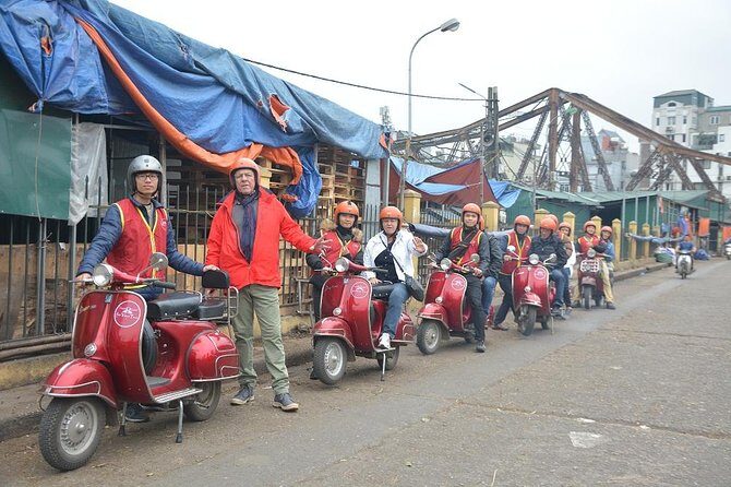 Hanoi By Vespa Tours: HISTORY + CULTURE + SIGHT + FUN 2,5 Hours - Huu Tiep Lake and the Downed B-52: history that hits close to home