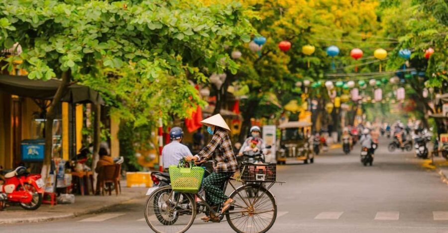 Hanoi City Half Day - A City Saves Traditional Beauties - One Pillar Pagoda: why Hanoi’s iconic symbol fits in a short time