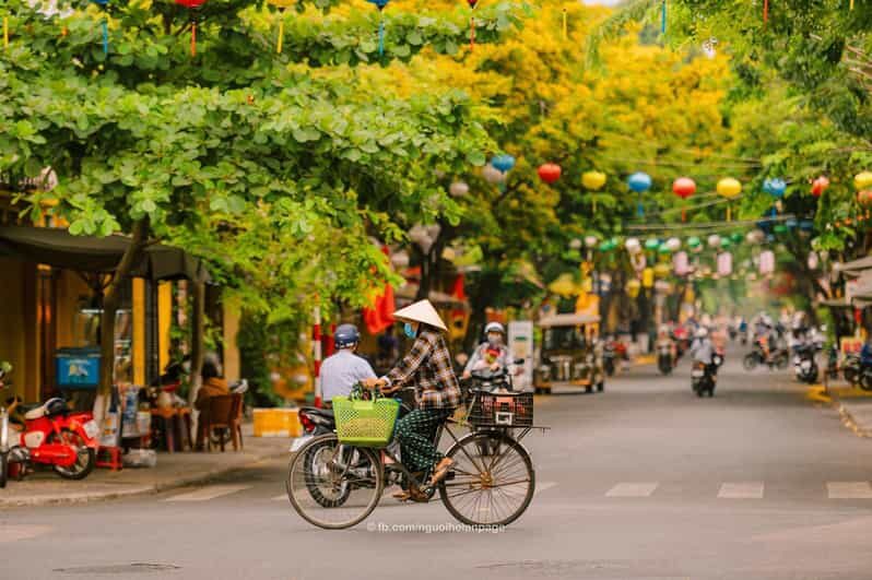 Hanoi City Half Day - A City Saves Traditional Beauties - Temple of Literature: 800 years of schooling, not just a pretty courtyard