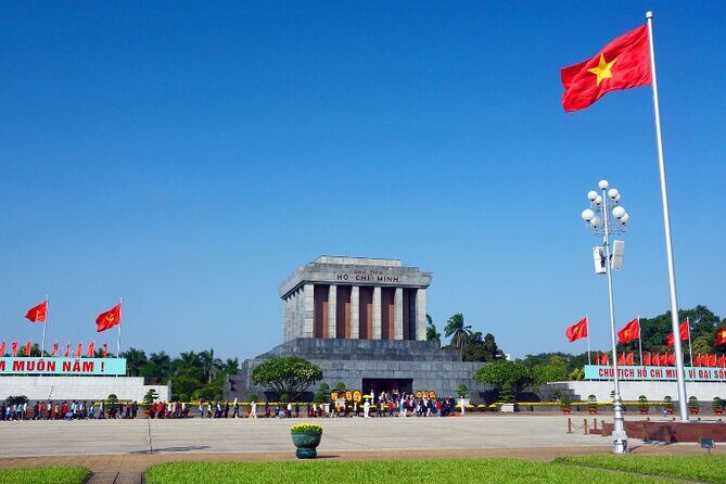 Hanoi City Motorbike Tour with Banana Island and Local Food - Stop 6: Lunch Break at Viet Eyeglasses (Aeon Mall Tan Phu)