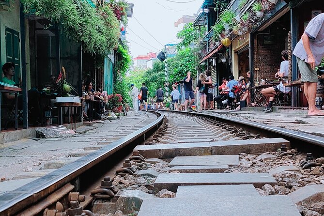 Hanoi city tour and drinking beside railway- group tour - Lunch in the Old Quarter: Fuel for a Long Day
