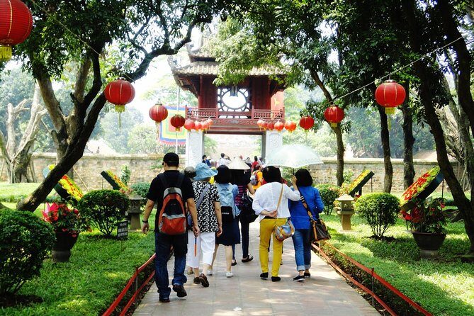 Hanoi city tour and water puppet show - Hoa Lo Prison: a hard site with clear context