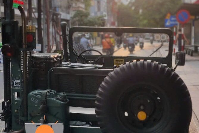 Hanoi City Tour by Private Vintage Jeep - Huu Tiep Lake and the Downed B-52: Back Alleys and Street-Level Atmosphere