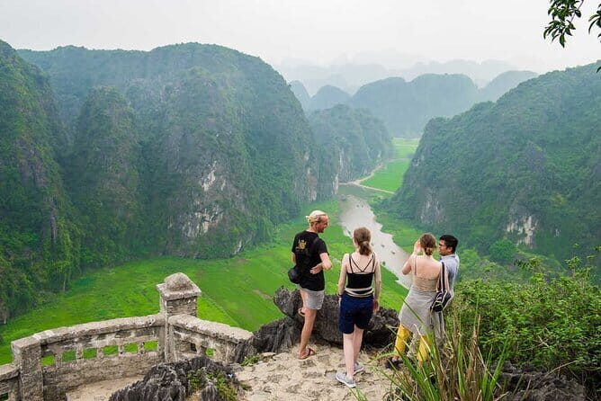 Hanoi City Tour: Private Half Day - Highlights and Train Street - Hoan Kiem Lake and Walking Street: The Old Quarter Finale
